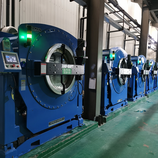 百強洗滌設備回訪山西醫(yī)潔康源公司